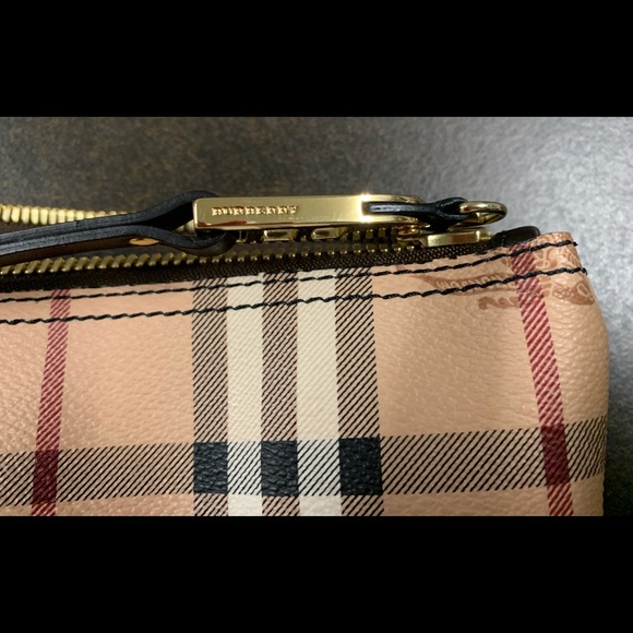 **SOLD**Authentic Burberry large tote bag - Picture 7 of 9